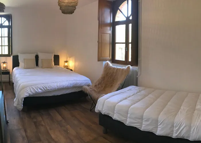 Casa vacanze Près Du Circuit Du Mans, 12 Pers., 5 Ch., Rénové Avec 3 Sdb, Nature Et Attractions Proches - Fr-1-410-342